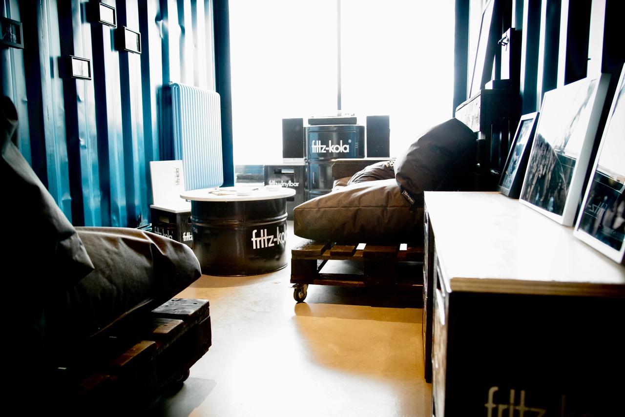 Dock Inn Hostel Warnemuende Rostock Bagian luar foto